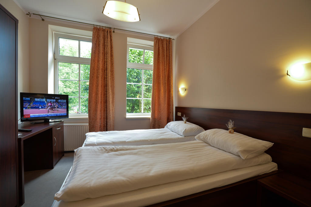 Hotel Cesarski - Kaiserhof ギジツコ 部屋 写真